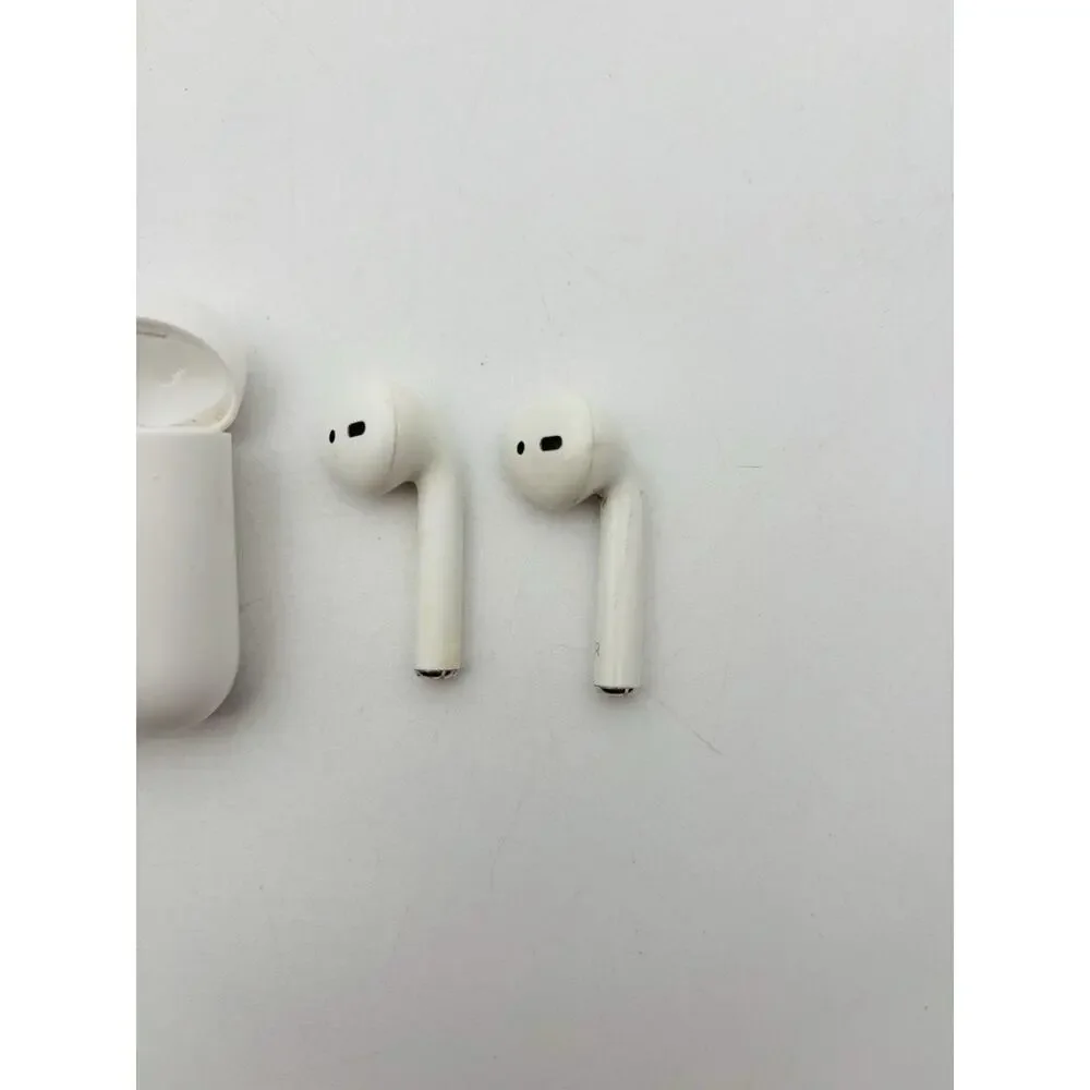 2 Right Side Apple AirPods 2nd Generation Earbuds And Case For Parts And Repair